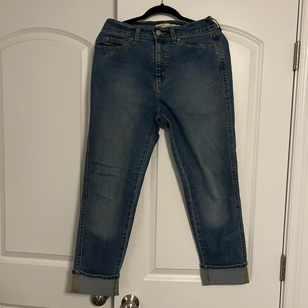 Levi's Women's Cropped Blue Jeans